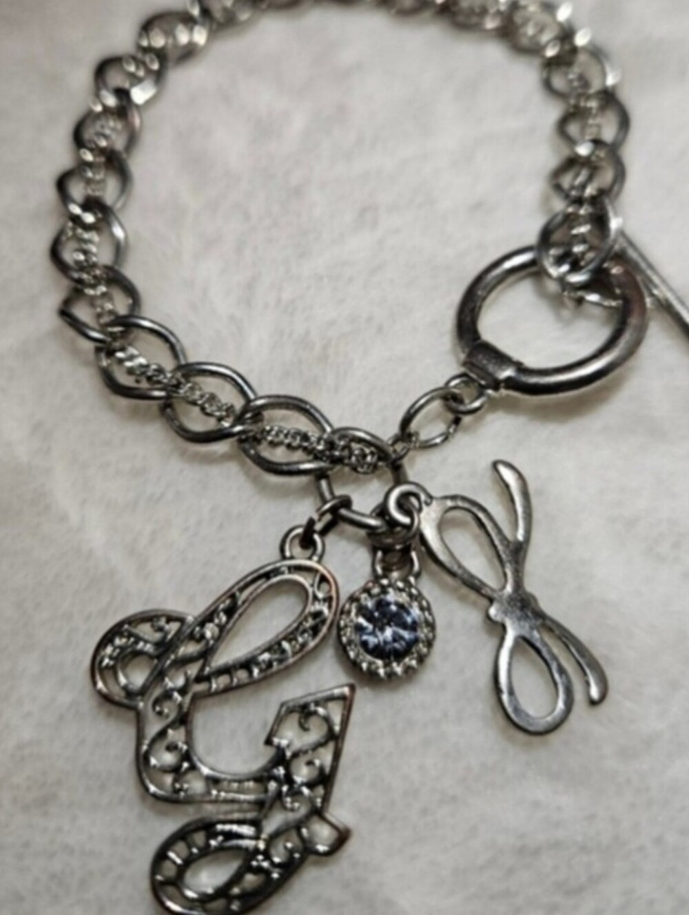 G by Guess 80's Silver-Tone Charm Bracelet with 'G' Initial Bow & Crystal Accent - Picture 4 of 4